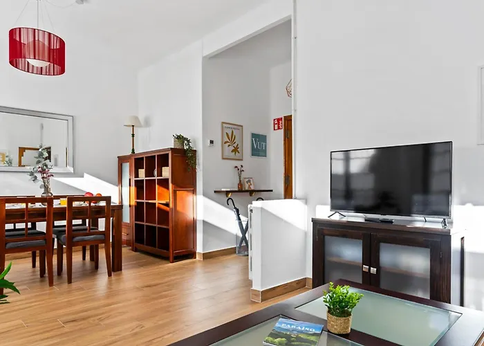 El Parchis, Menendez Valdes Apartment *