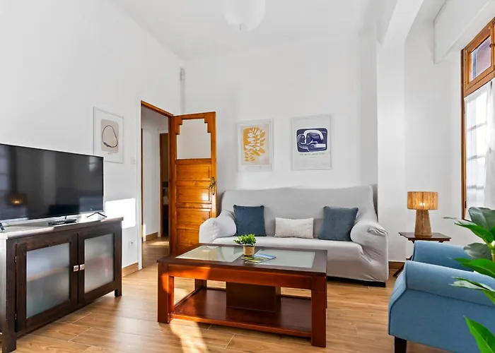 El Parchis, Menendez Valdes Apartment