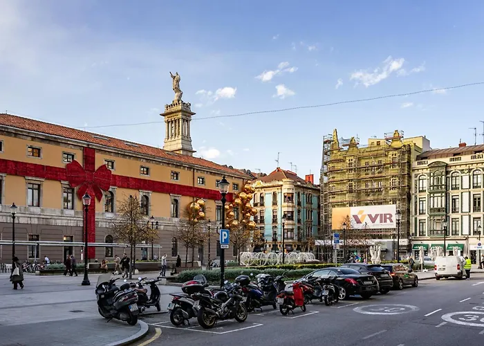 El Parchis, Menendez Valdes Apartment *
