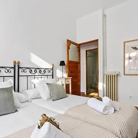 El Parchis, Menendez Valdes アパート *