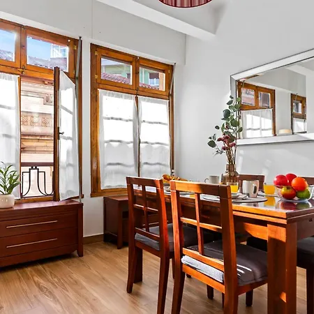 El Parchis, Menendez Valdes