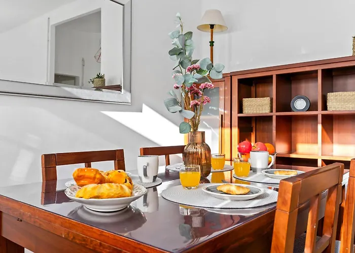 El Parchis, Menendez Valdes