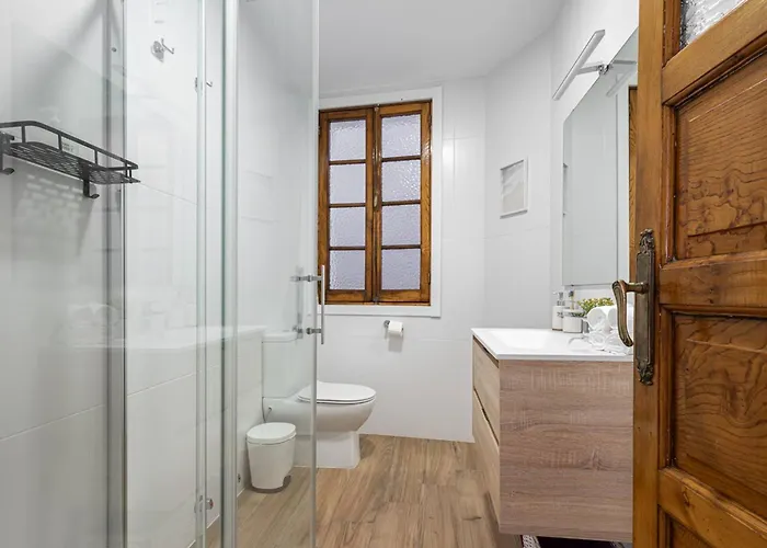 El Parchis, Menendez Valdes شقة *