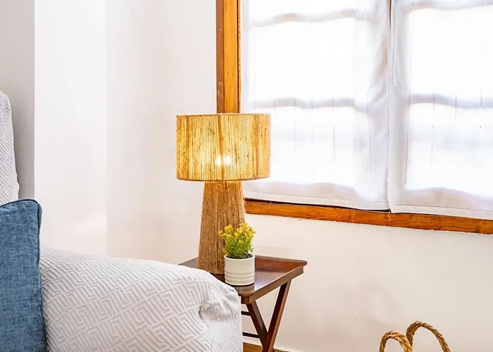 El Parchis, Menendez Valdes شقة