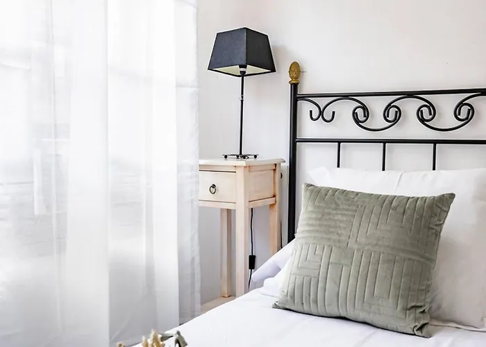 El Parchis, Menendez Valdes Χιχόν